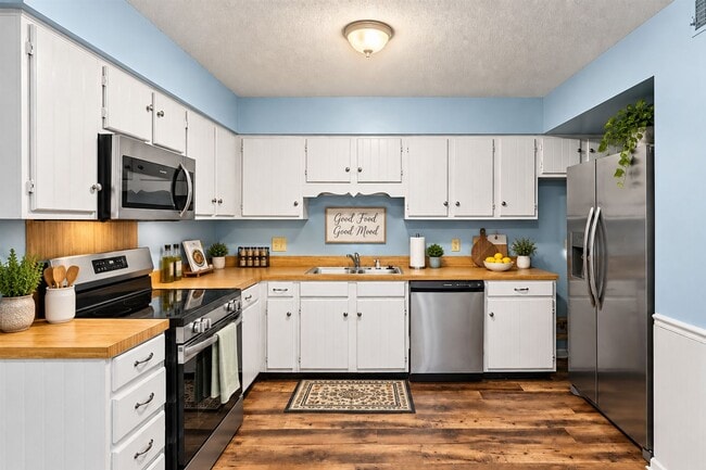 Building Photo - 4000 S Bend Dr