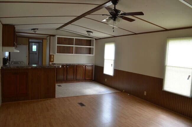 Building Photo - 1104 Capella Rd