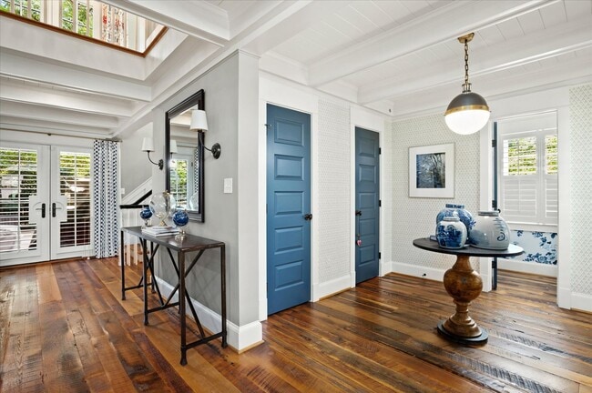 Building Photo - Exceptional Living in the Heart of Arlington, VA