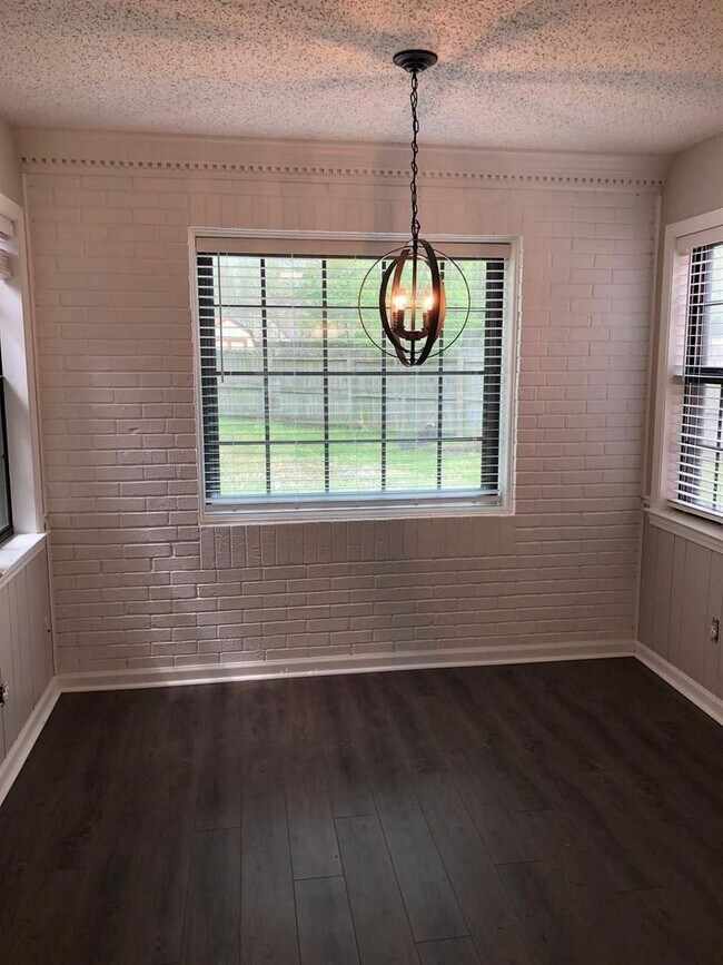 Foto del edificio - 3765 Birchvale Dr