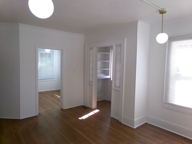 Building Photo - 1529 W 1st St