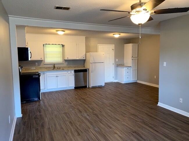 Foto del edificio - 5208 Durinda Ln NW