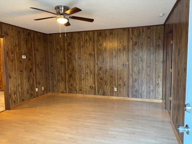 Building Photo - 1448