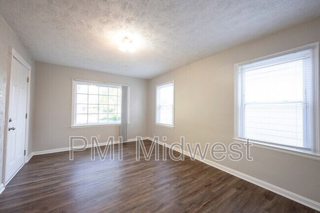 Foto del edificio - 4801 East 21st St