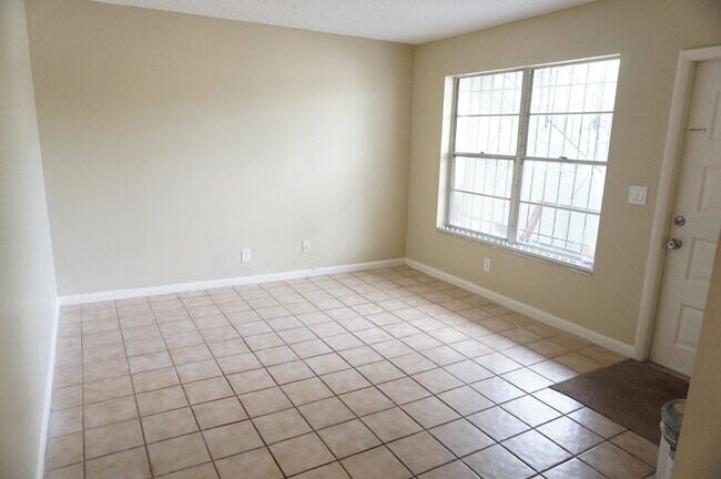 Foto del edificio - 4700 Gardenette St