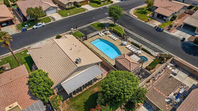 Building Photo - 82587 Delano Dr