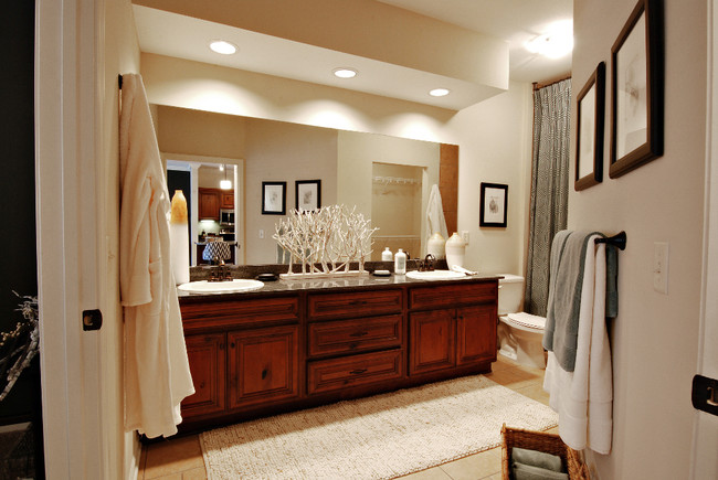 Meadow Lark Bathroom - Highlands Lodge