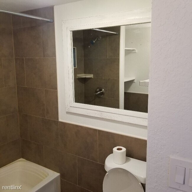 Building Photo - 3 br, 1 bath House - 214 Kaylor dr