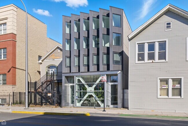 Building Photo - 2012 W Grand Ave