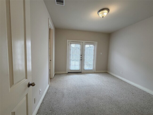 Building Photo - 2612 Edgefield Lakes Dr