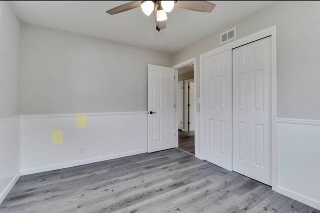 Building Photo - 1302 Hovey Ave