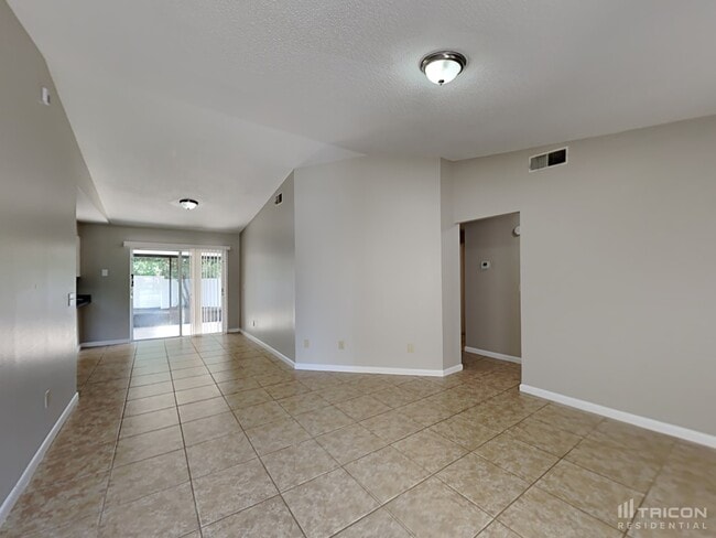 Building Photo - 13912 Henson Cir