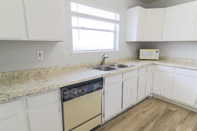 Foto del edificio - 4800 N Stanton St