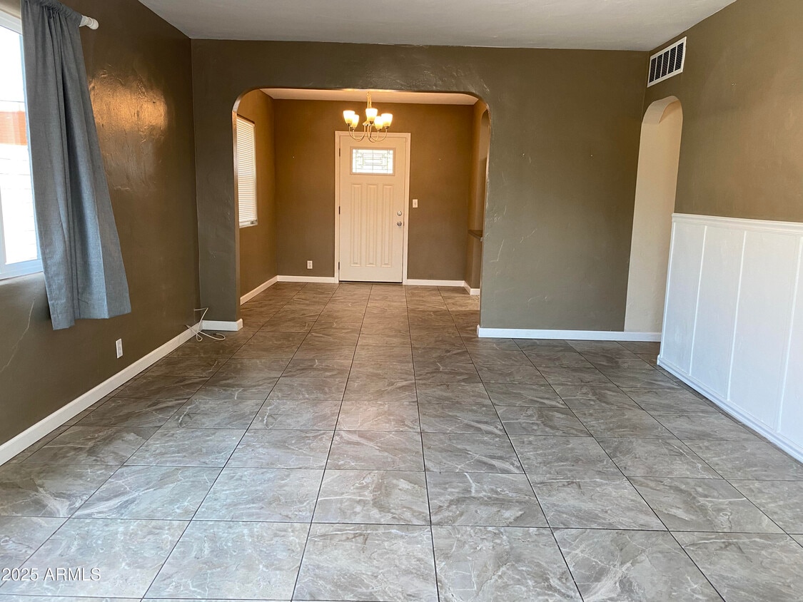 Foto principal - 2837 N 24th Pl