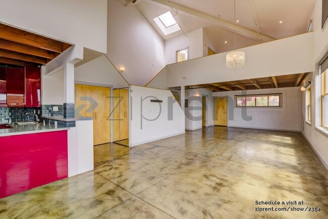 Building Photo - Unit 214