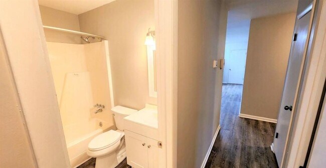 Foto del edificio - 401 Bethel Dr