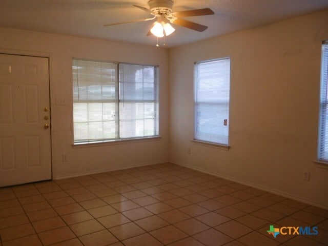 Foto del edificio - 933 Rosewood Dr