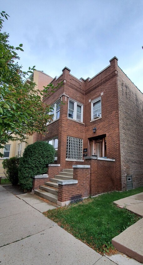 Primary Photo - 4821 N Rockwell St