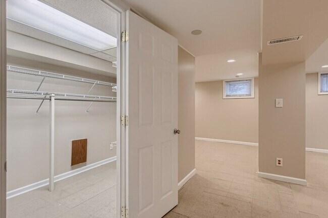 Foto del edificio - 107 Oakmere Rd, Owings Mills, MD, 21117