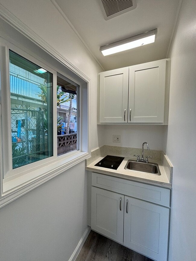 Photo - 1736 Fern St Apartment