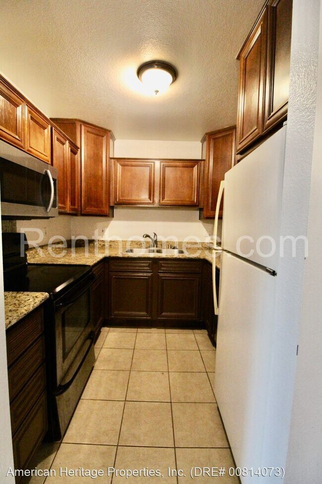 Building Photo - 2 br, 2 bath House - 7745 Stalmer Street #7