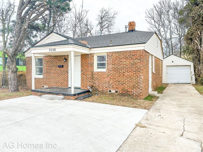 Foto del edificio - 2 br, 1 bath House - 2528 W I-44 Service Rd