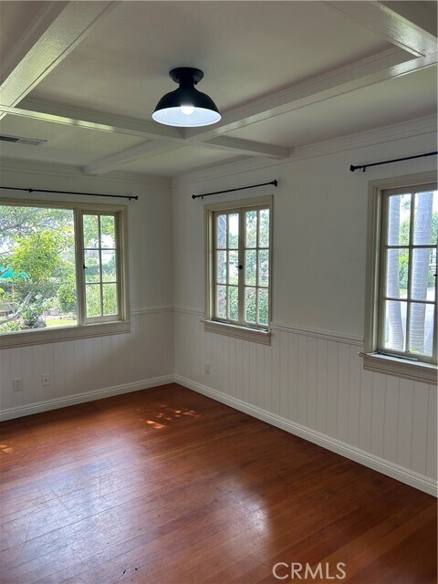 Building Photo - 361 Poplar St