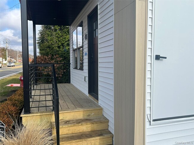 Building Photo - 266 Orange Turnpike