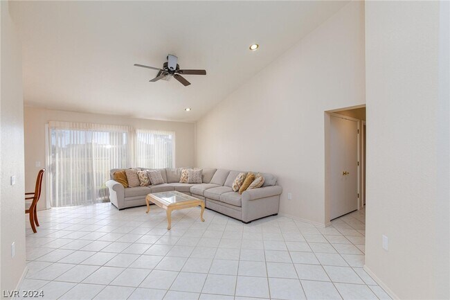 Foto del edificio - 8901 Litchfield Ave