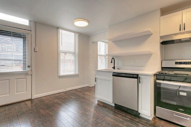 Building Photo - 517 Sanford St