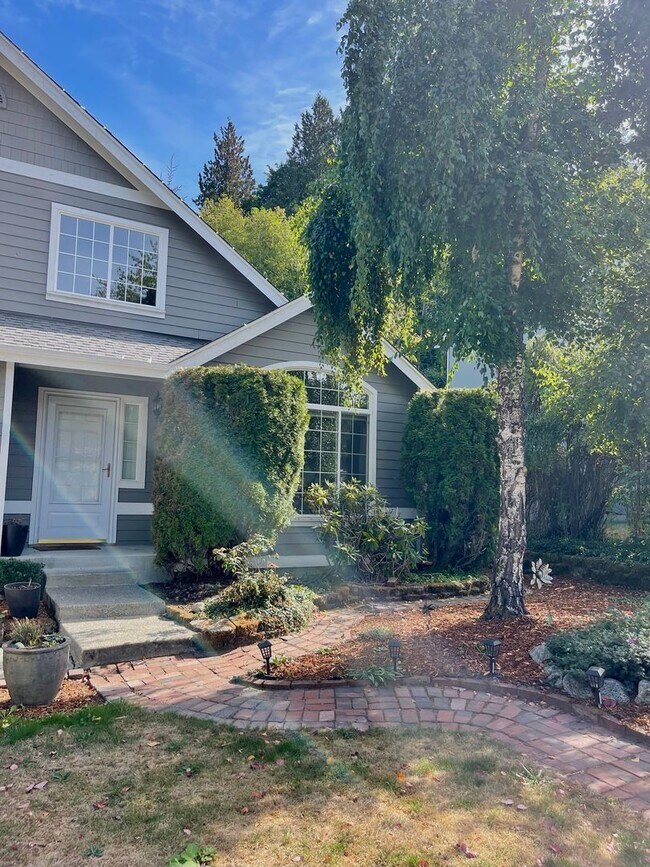 Building Photo - In town Poulsbo neighborhood...walk to all...