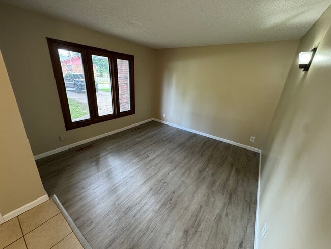 Building Photo - Beautiful  Home in Southeast Springfield