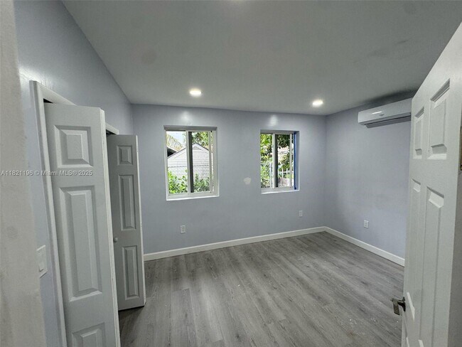 Foto del edificio - 3171 SW 26th St