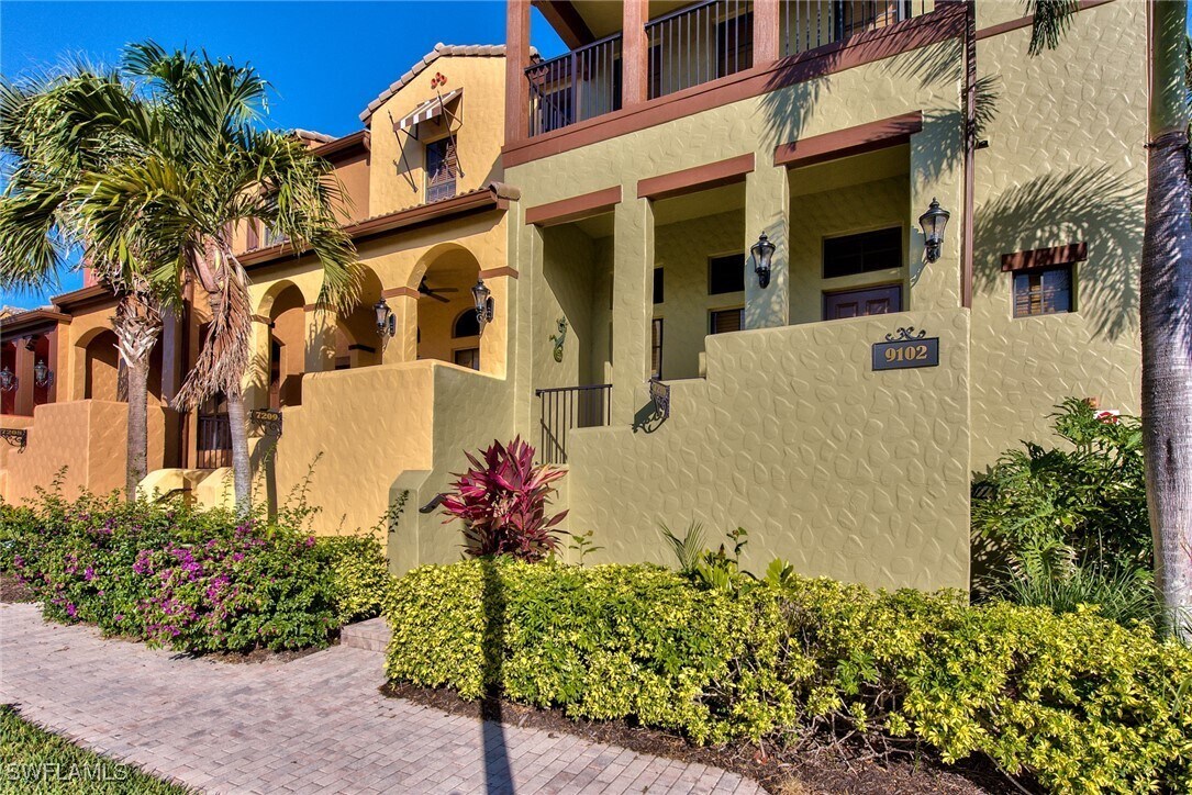 Foto principal - 9102 Capistrano St S