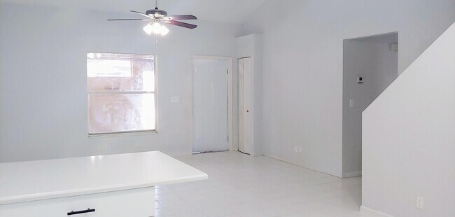 Foto del edificio - 13918 Folkestone Cir