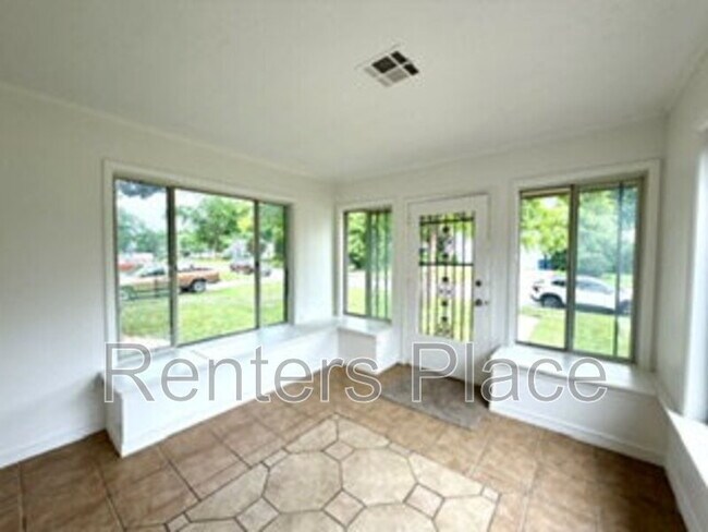 Foto del edificio - 5501 S Newport Ave