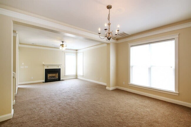 Building Photo - 15207 Barnsbury Dr