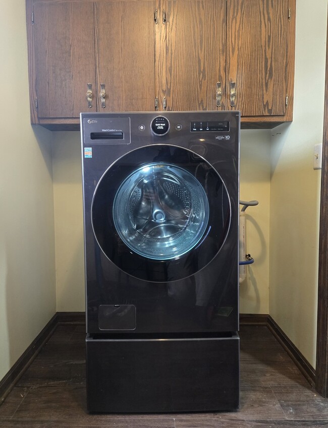 Building Photo - 212 Georgeanna St