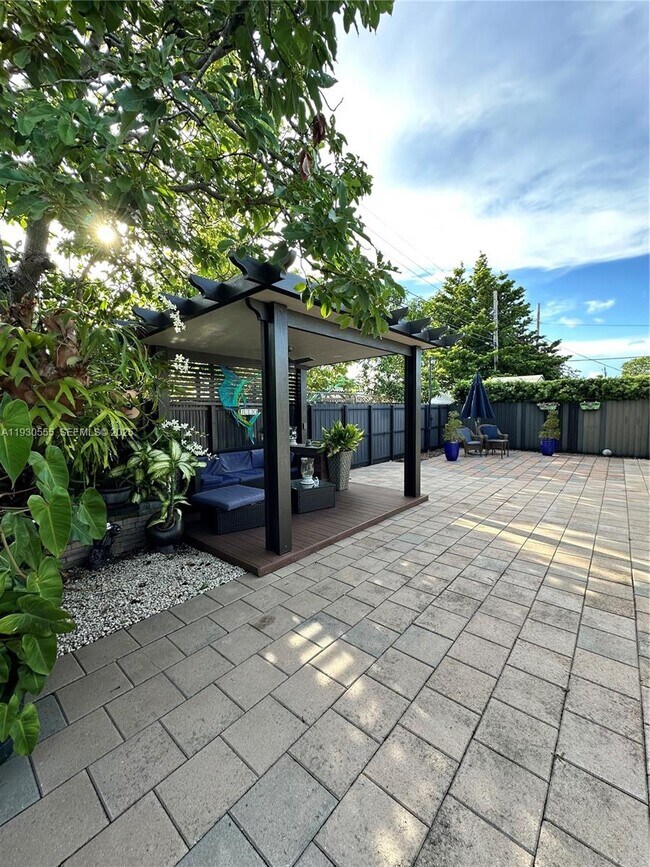 Foto del edificio - 5010 E 1st Ave