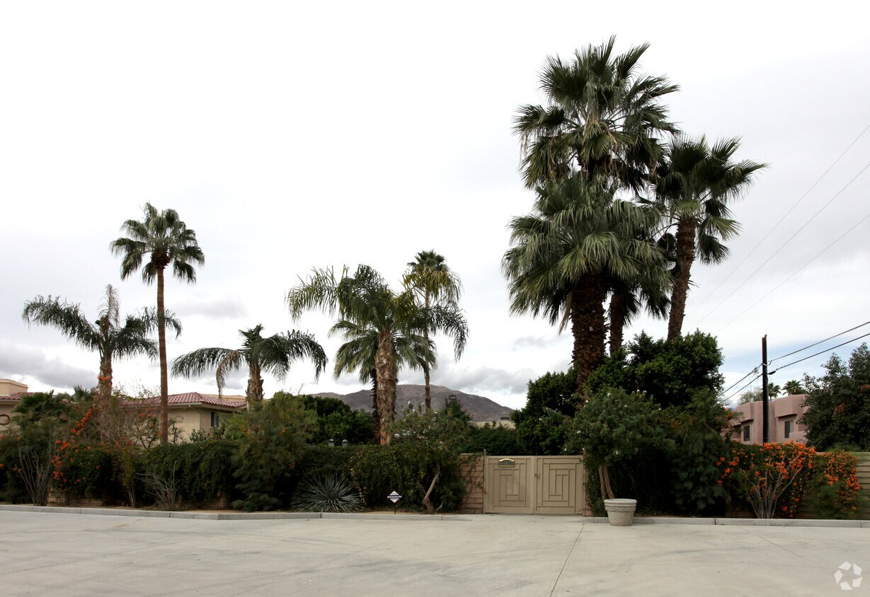 Primary Photo - 44457 San Rafael Ave