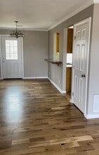 Building Photo - 601 West Cottage