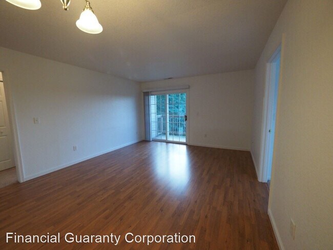 Building Photo - 3 br, 2 bath Apartment - 94 Charleston Court