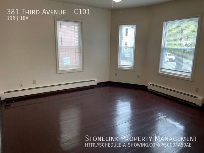 Building Photo - 381 Third Avenue