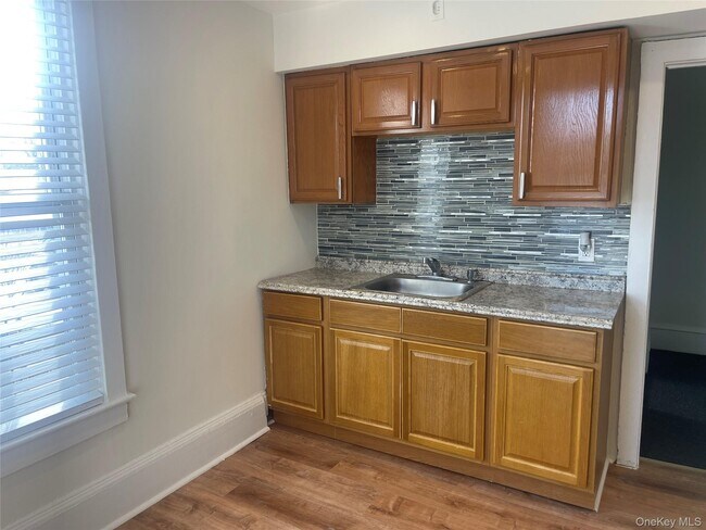 Foto del edificio - 200 Claridge Ave