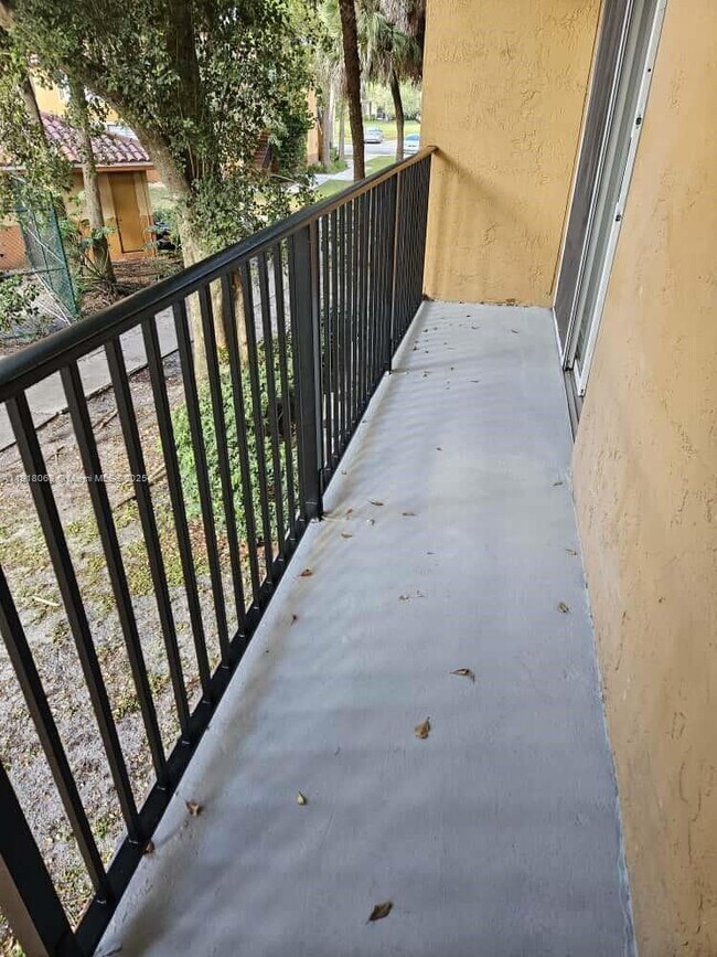 Foto del edificio - 10725 Cleary Blvd