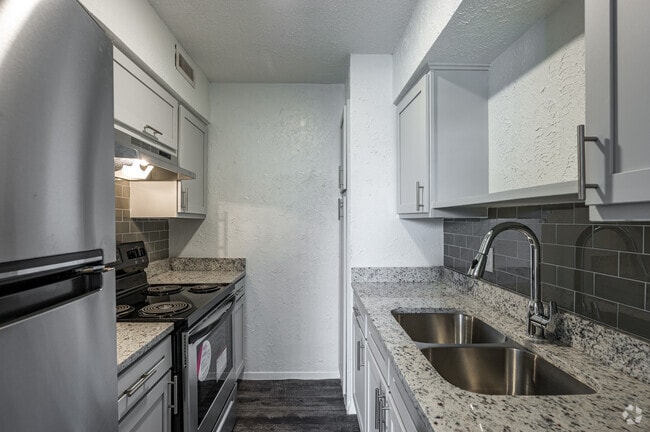 1BR, 1BA - 663SF - Eclipse Oak Lawn