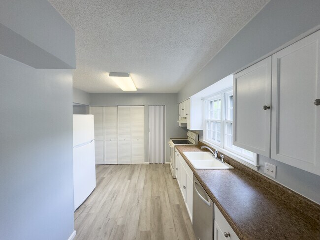 Foto del edificio - 118 Fernridge Dr