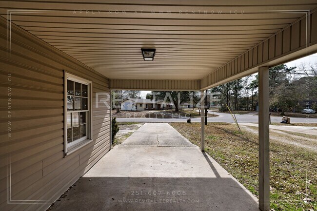 Foto del edificio - Beautiful 3 Bedroom/1 Bathroom Home in Mobile!