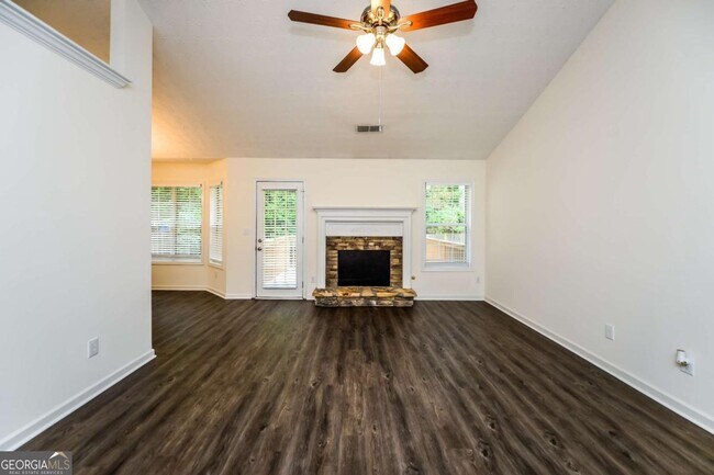 Building Photo - 805 Lewis Ridge Cir