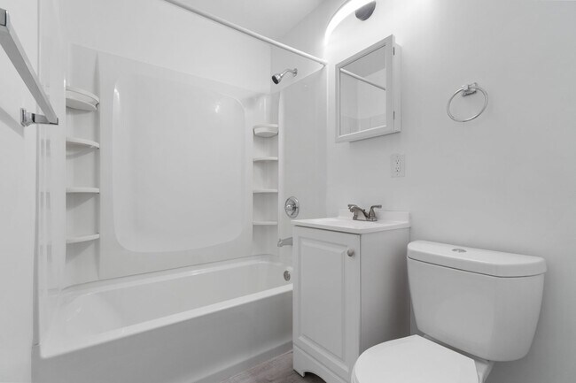 Foto del edificio - NOW AVAILABLE: Secure this 2BR | 1BA townhome in Scenic Hills - Midland, PA!